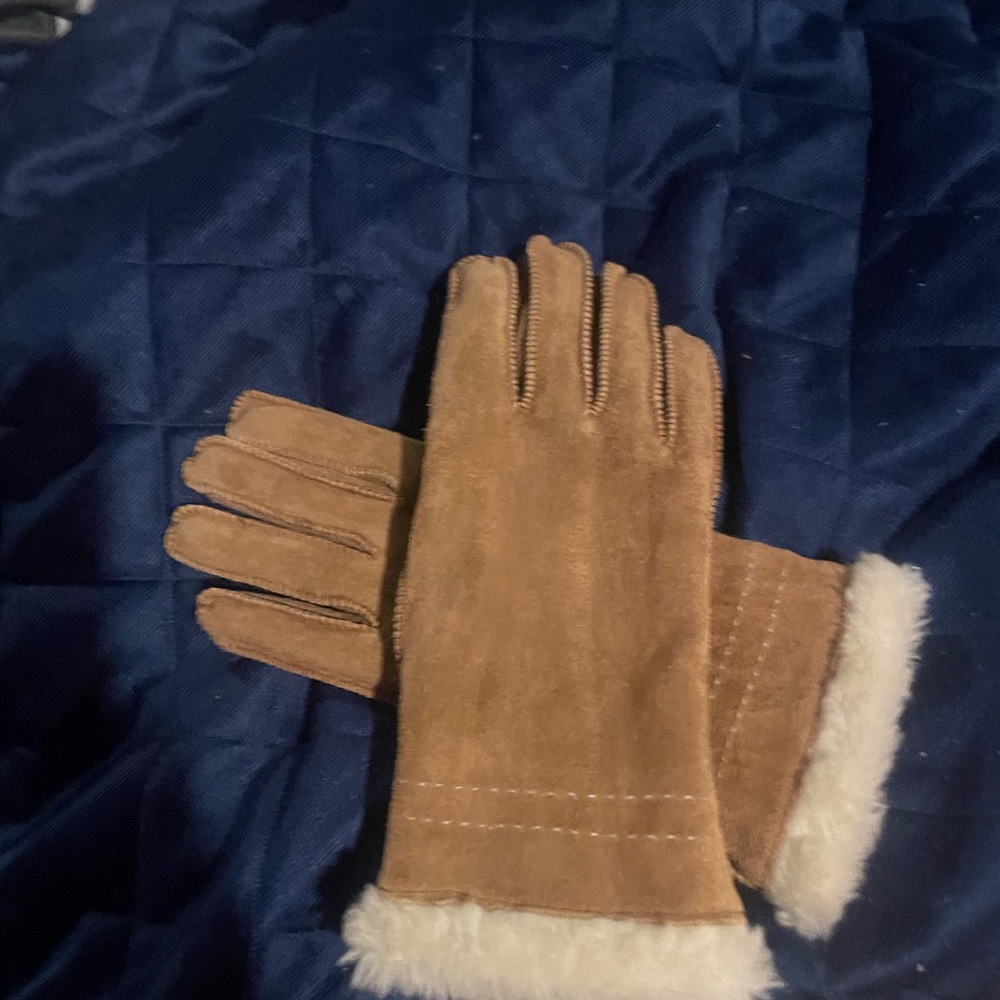 Womans Brown Suede Gloves with Faux Fur Trim
